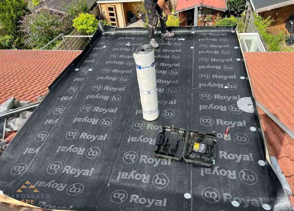 Dakrenovatie met Royal onderdak op plat dak in Epe Dakrenovatie met Royal onderdak op plat dak in Epe