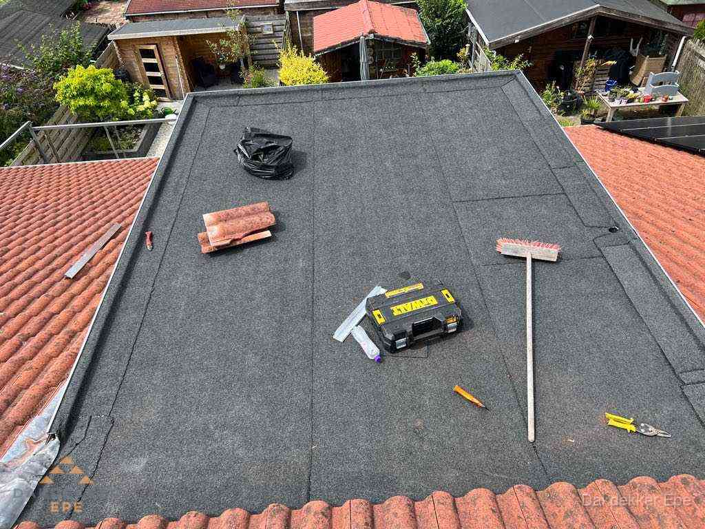Nieuw plat dak met bitumen dakbedekking in Epe Nieuw plat dak met bitumen dakbedekking in Epe